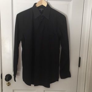 🤯 L/S black button down shirt